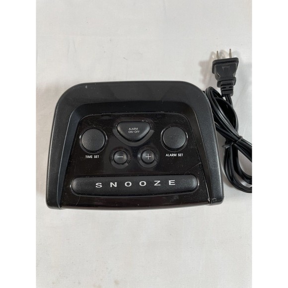 Self Setting Alarm Clock AcuRite Intelli-Time Automatic Time Set 5.4" 13019 - Picture 5 of 6